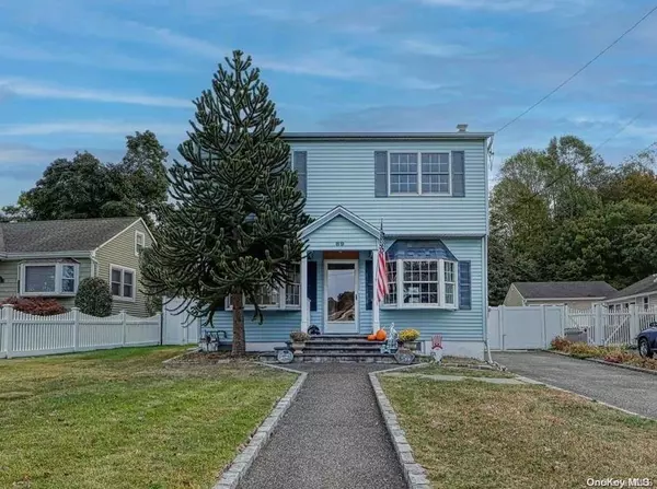 East Patchogue, NY 11772,89 Lake DR