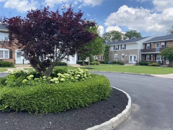 Bethpage, NY 11714,501 Kensington LN