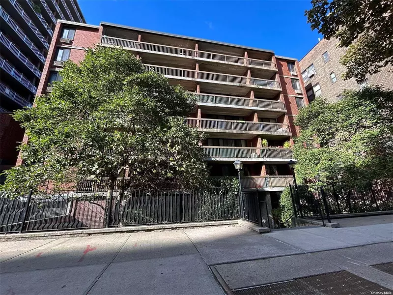 136-35 Maple Ave #3F, Flushing, NY 11355