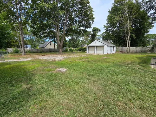 Mastic Beach, NY 11951,29 Hackensack RD