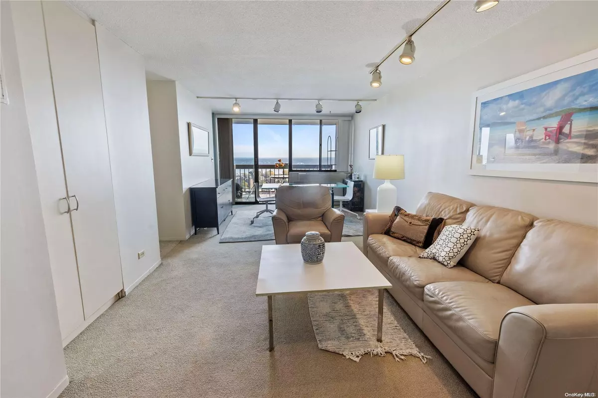 Bayside, NY 11360,2 Bay Club DR #21Y