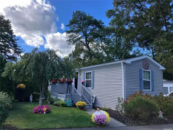 Riverhead, NY 11901,525/D11 Riverleigh