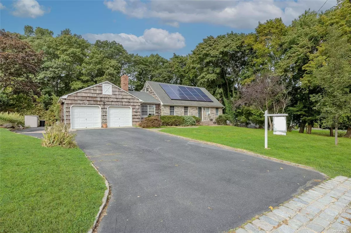 Rocky Point, NY 11778,103 Hallock LN