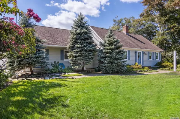 Oakdale, NY 11769,52 Riverview CT