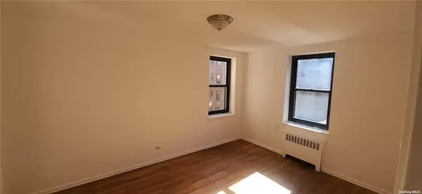 Jackson Heights, NY 11372,90-08 32 AVE #407