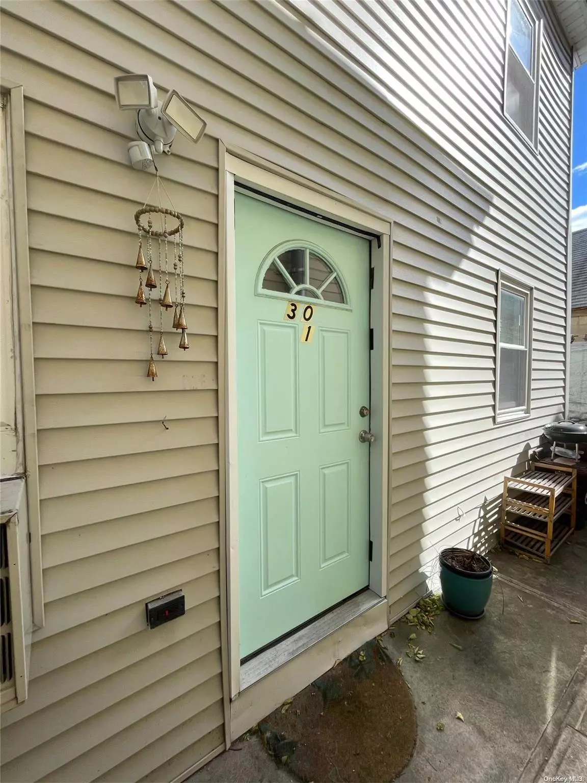 Rockaway Beach, NY 11693,307A Beach 88th ST