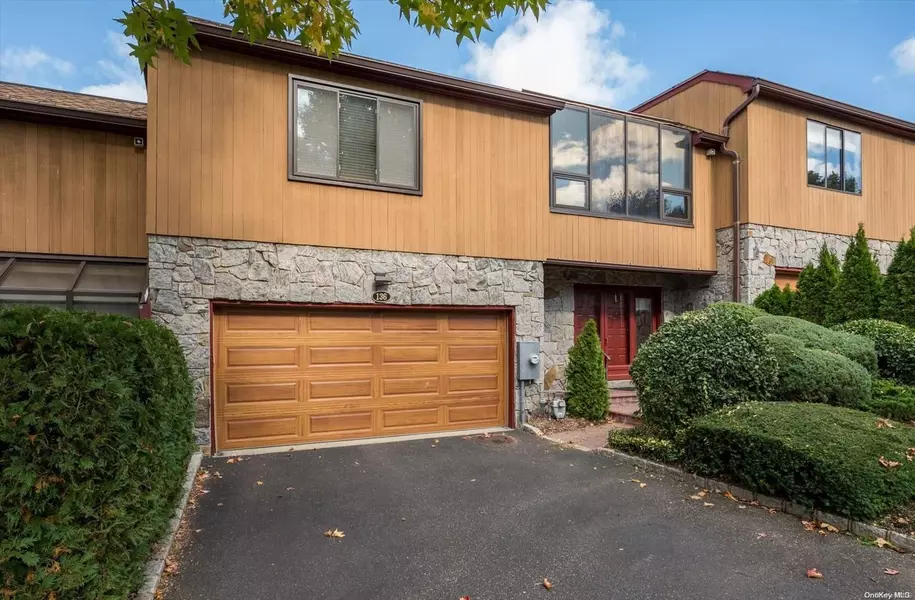 136 The CRES #136, Roslyn Heights, NY 11577