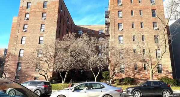 Flushing, NY 11355,144-07 Sanford Avenue #3E