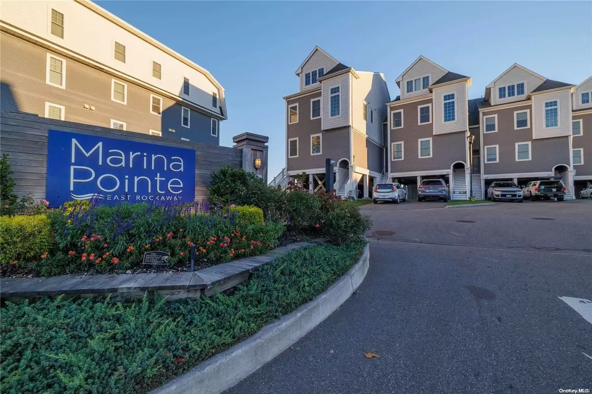 East Rockaway, NY 11518,432 Marina Pointe DR #432