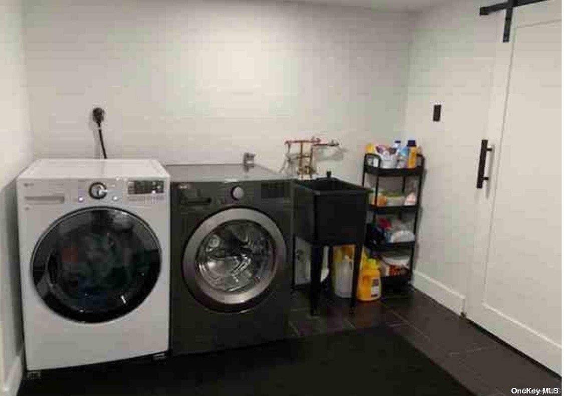 Glen Cove, NY 11542,Address not disclosed