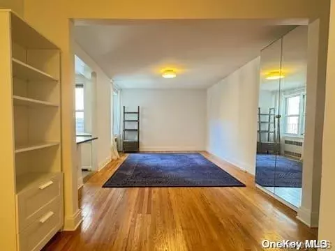 Jackson Heights, NY 11372,35-40 75th ST #3B