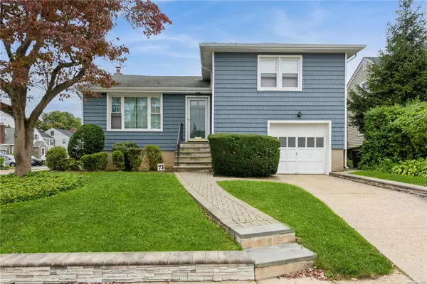 Lynbrook, NY 11563,73 Whittier ST