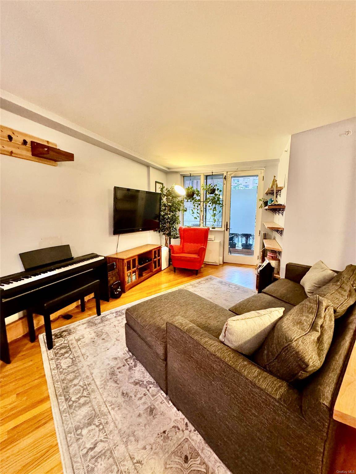 Richmond Hill, NY 11418,116-11 Curzon RD #2B