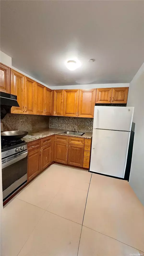 Elmhurst, NY 11373,42-38 Judge ST #3A