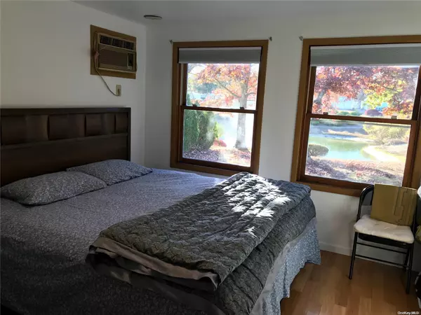 Manorville, NY 11949,5129 Village CIR #5129