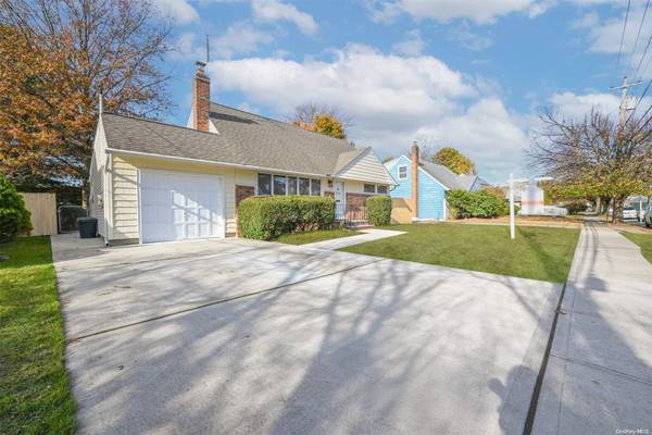 Oceanside, NY 11572,2718 Fortesque AVE