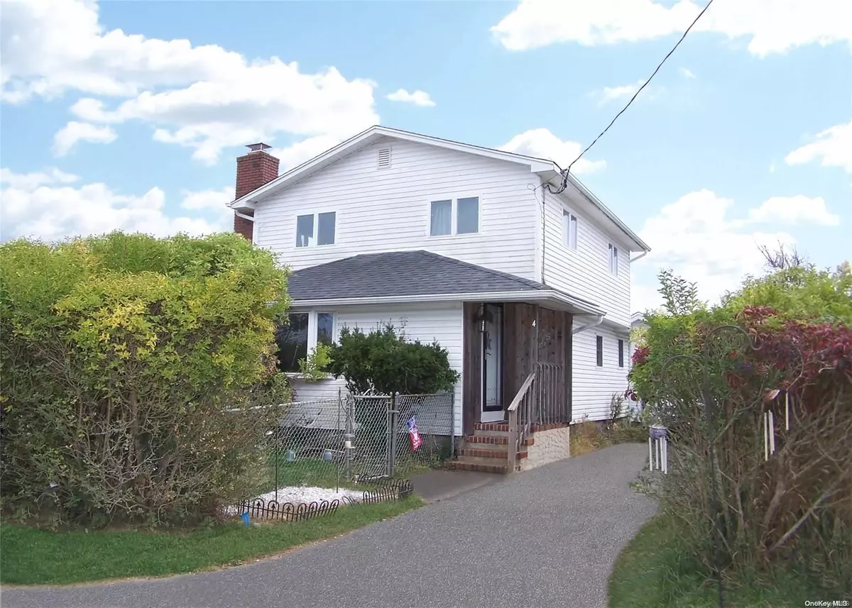 Mastic Beach, NY 11951,4 Quail RD