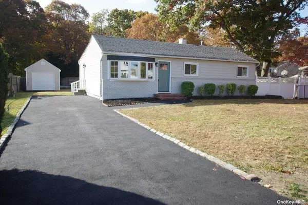 Bay Shore, NY 11706,34 E Oakdale ST