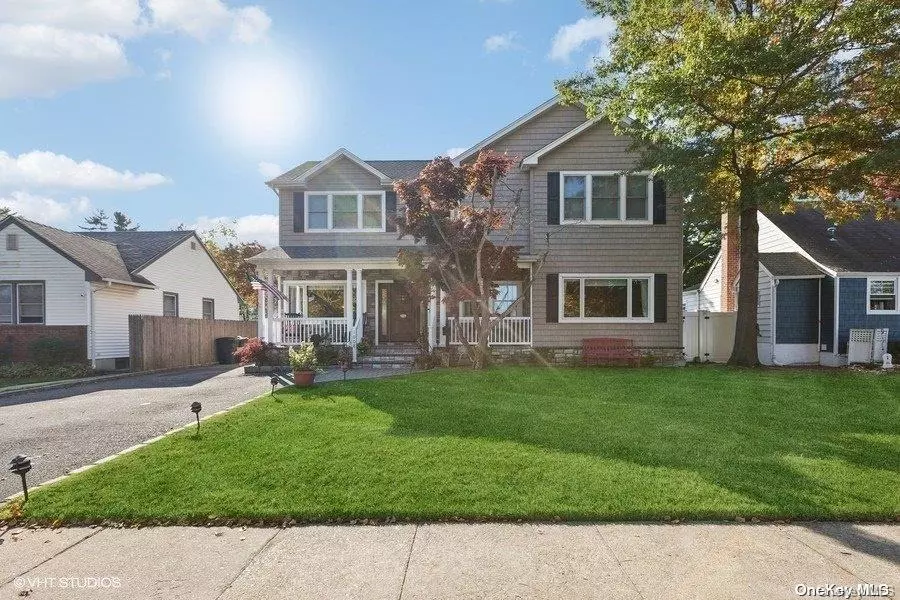 1008 Barrie AVE, Wantagh, NY 11793