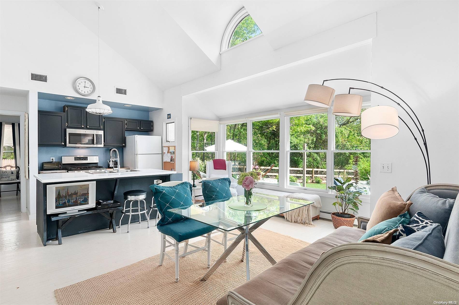 East Hampton, NY 11937,4 19th ST