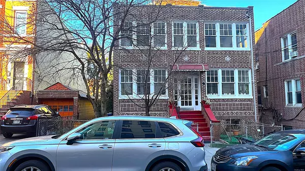 39-26/28 65th ST, Woodside, NY 11377