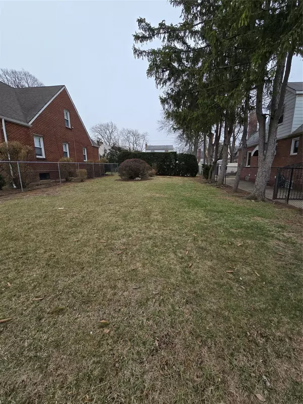 235 ST, Cambria Heights, NY 11411