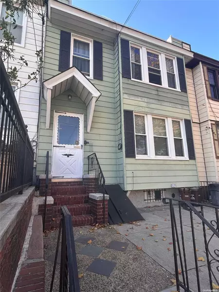 61-42 56th ST, Maspeth, NY 11378