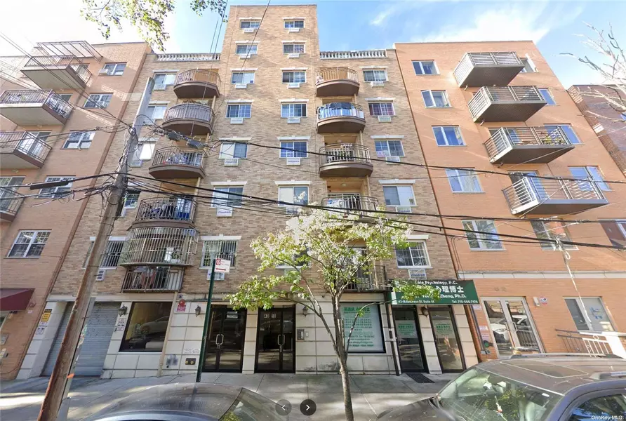 43-18 Robinson ST #7C, Flushing, NY 11355