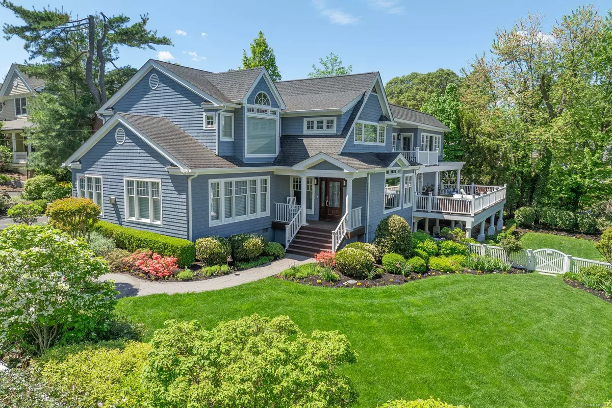 Huntington Bay, NY 11743,9 Beach DR