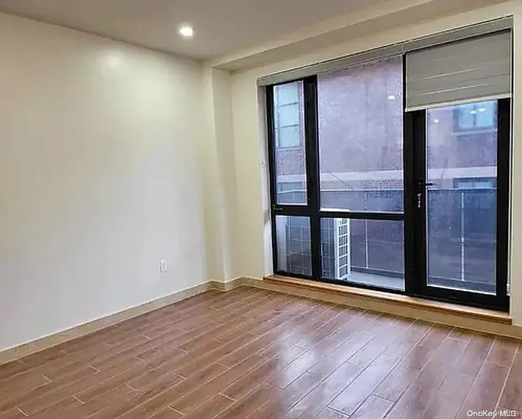 42-22 Crescent ST #2B, Long Island City, NY 11101