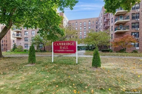 Queens Village, NY 11427,8035 Springfield Blvd #6E