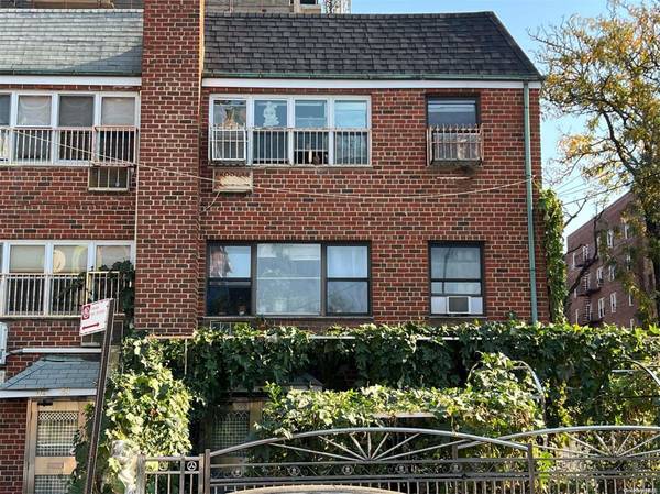 42-35 Saull ST, Flushing, NY 11355