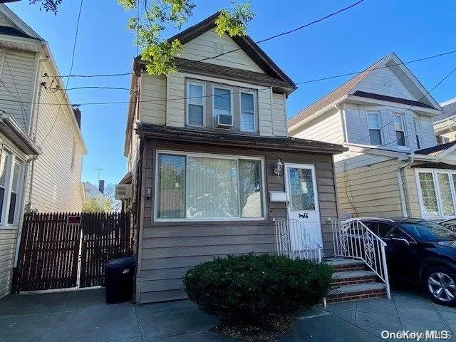 Ozone Park, NY 11416,95-34 82nd ST