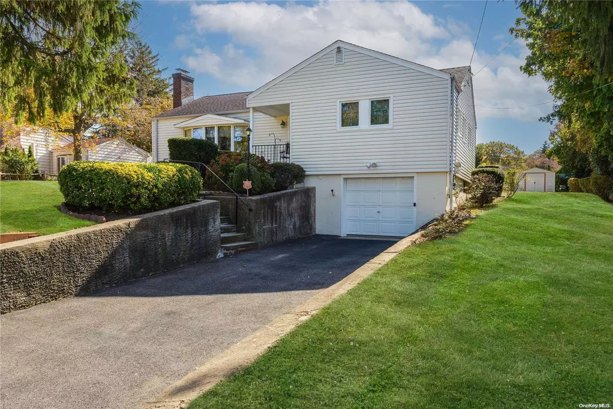 Glen Cove, NY 11542,4 Clinton ST