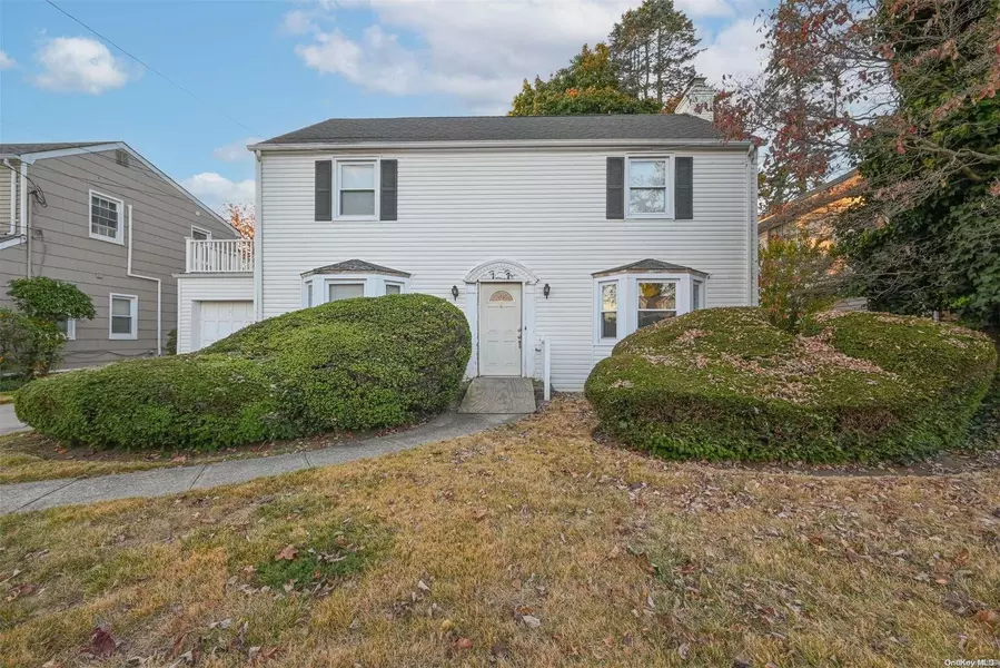 17 Carman ST, Hempstead, NY 11550
