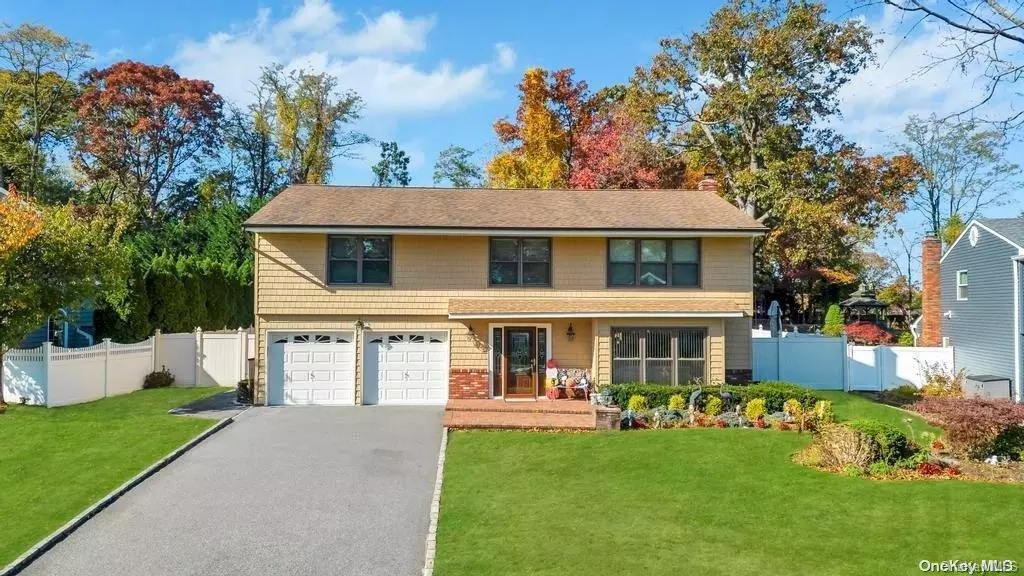 Hauppauge, NY 11788,34 Apple Tree DR