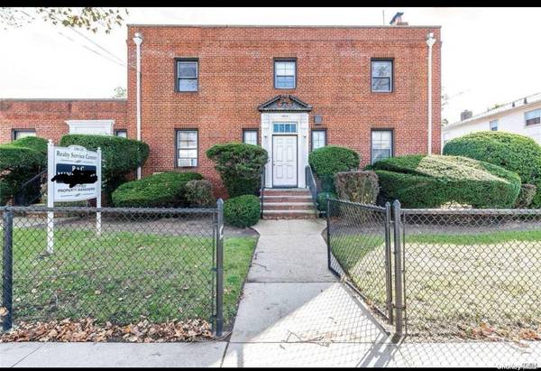 139-15 243rd St ST, Rosedale, NY 11422