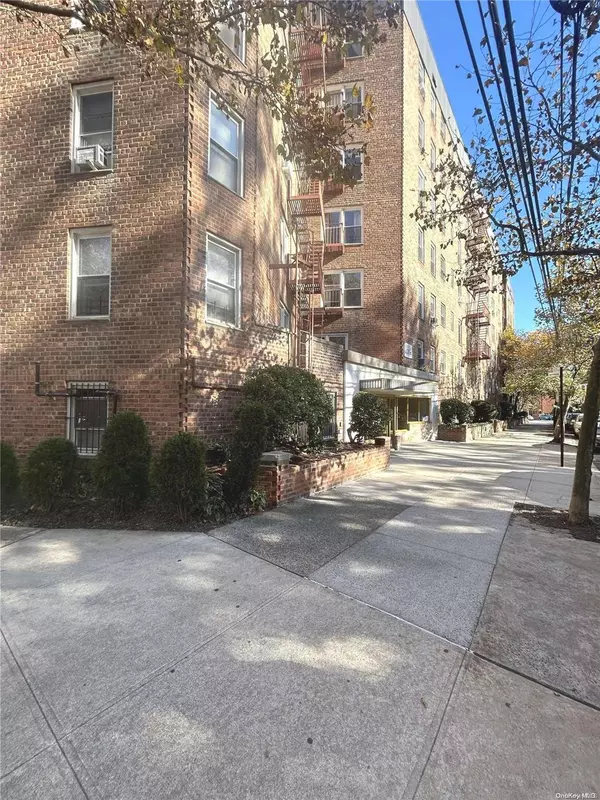 55-05 Woodside AVE #607, Woodside, NY 11377