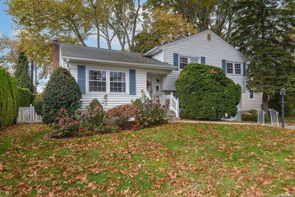 Garden City, NY 11530,54 Russell RD