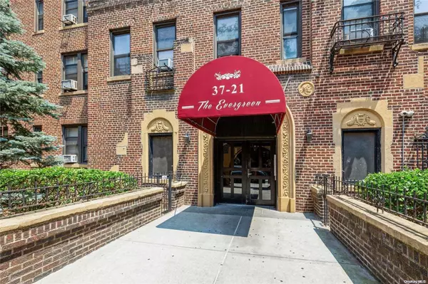 Jackson Heights, NY 11372,37-21 80 ST #3M