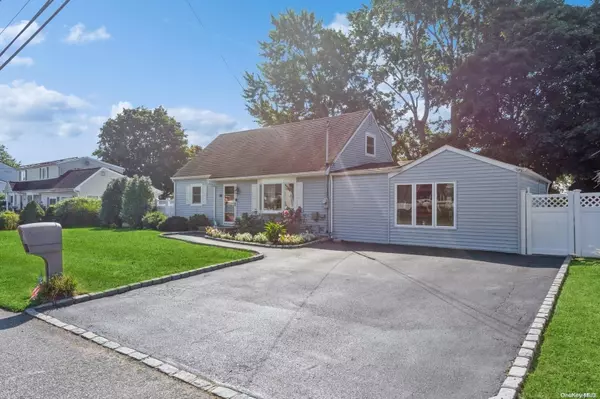 Deer Park, NY 11729,32 Dunkirk ST