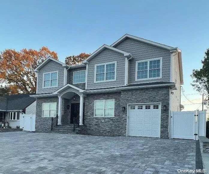 Wantagh, NY 11793,2935 Bayside