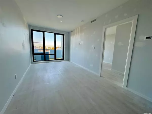 Brooklyn, NY 11218,571 Ocean Pkwy