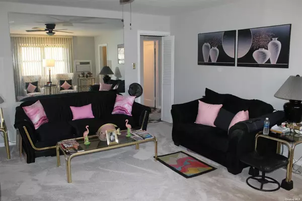 Little Neck, NY 11362,252-51 63rd Ave #5A