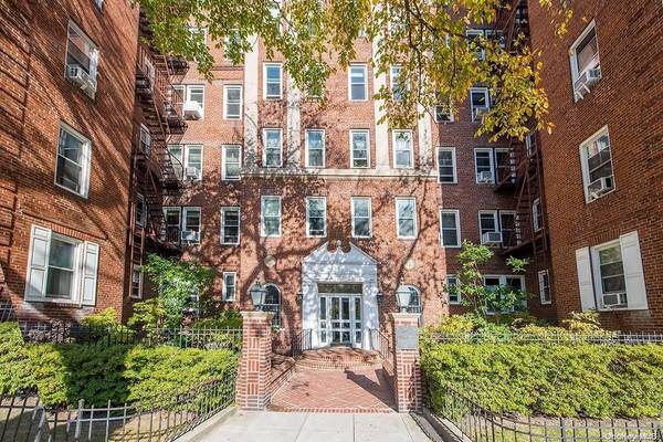 72-17 34 AVE #2-D, Jackson Heights, NY 11372