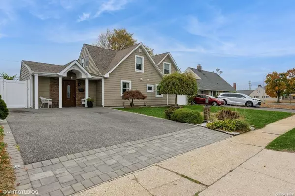 Levittown, NY 11756,96 Kingfisher RD