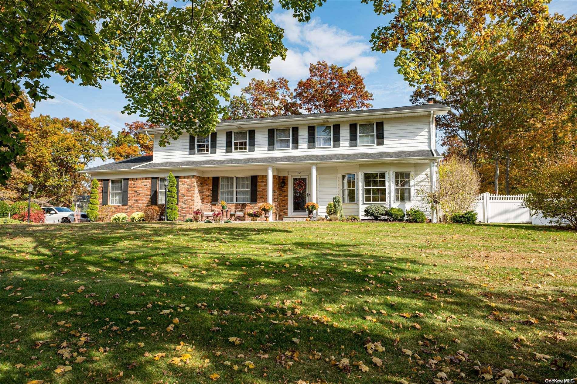 32 High Gate DR, Smithtown, NY 11787