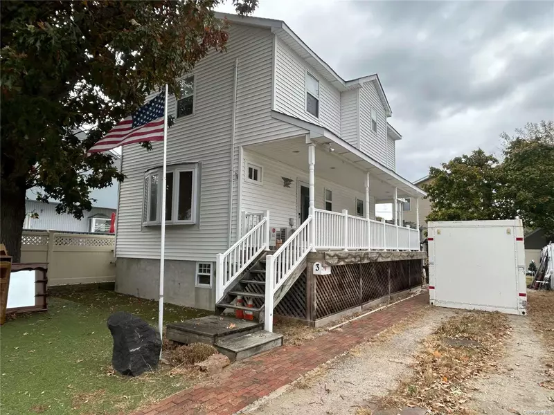 3 5th ST, Bayville, NY 11709