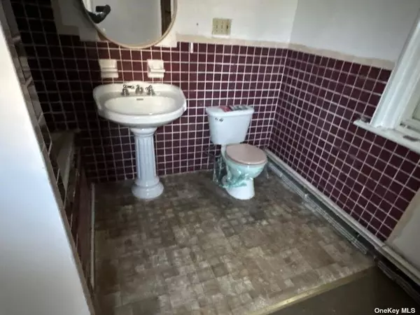 Inwood, NY 11096,110 Cedar RD