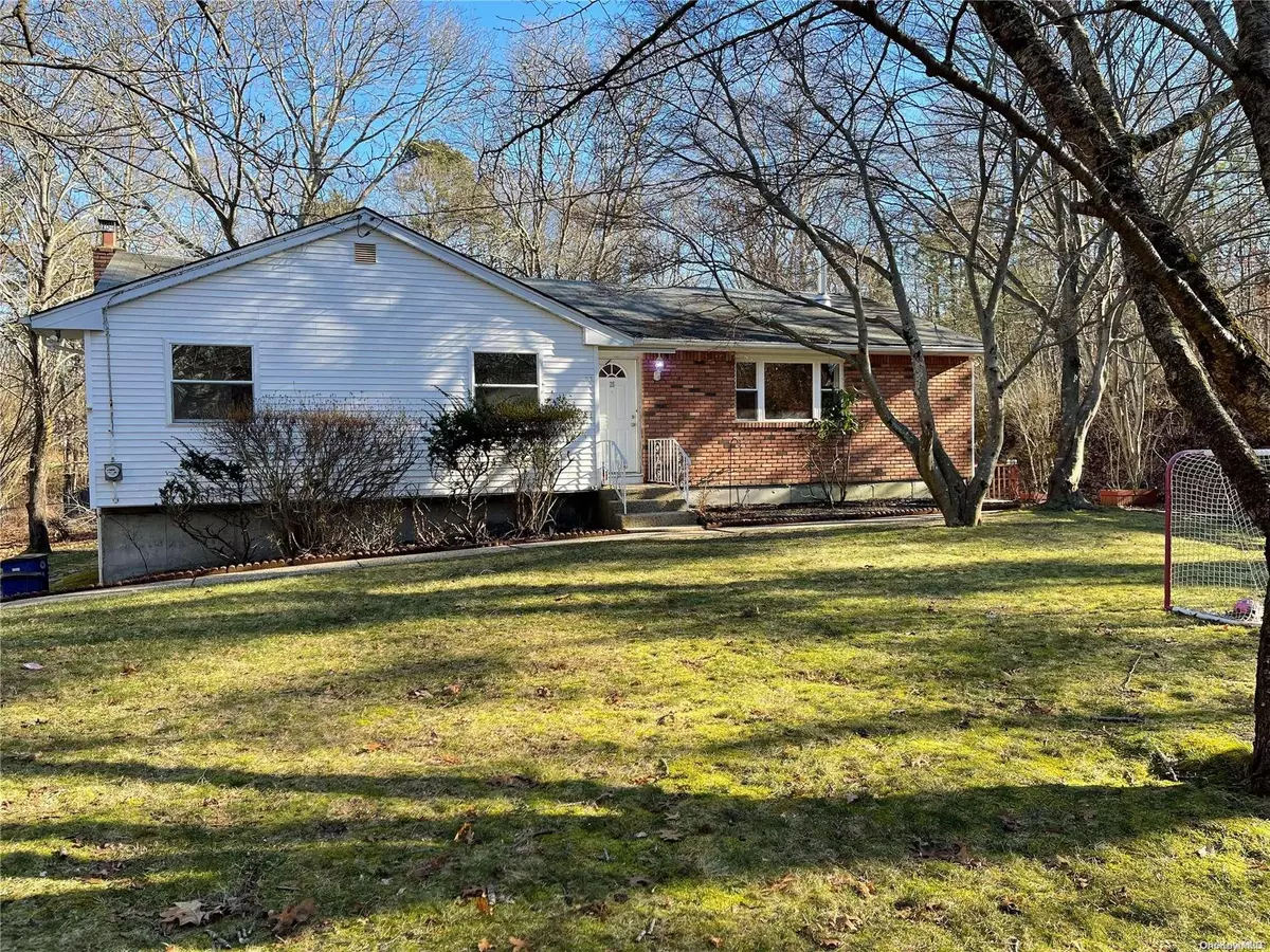 Middle Island, NY 11953,25 Koren LN